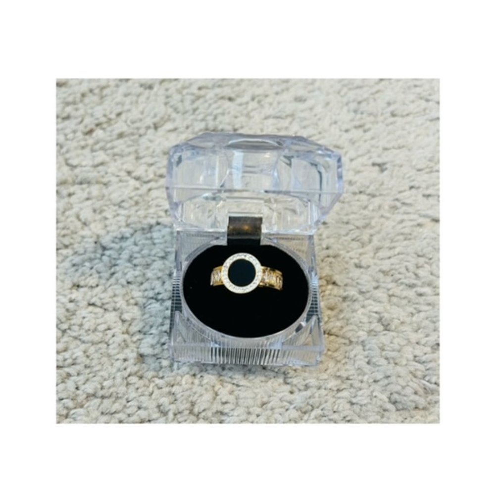 Gold Plated Onyx Gemstone Ring. NWOT